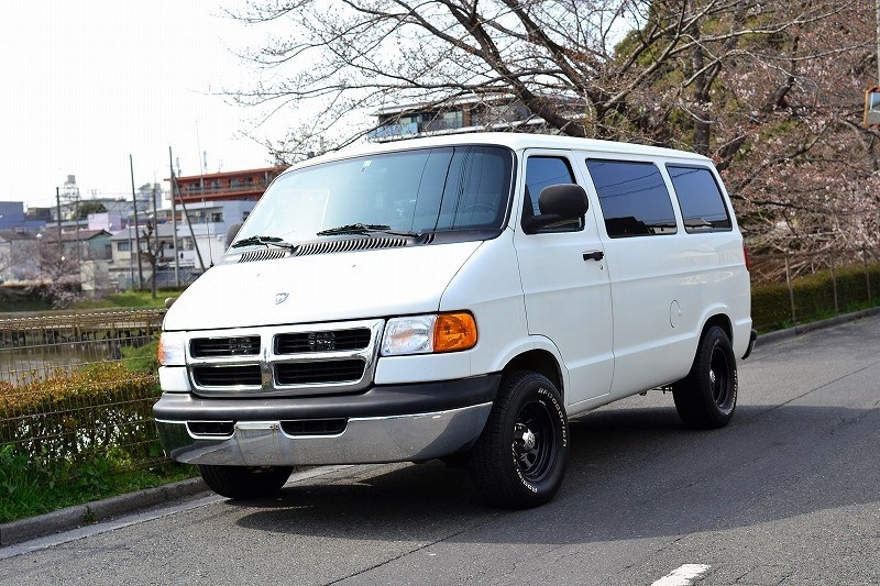ダッジ ラム バン ショートパッセンジャー 希少リア観音ドア Ex Works アメ車 中古車 検索サイト エーカーライフ Com