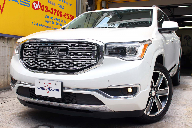 GMC Acadia Denali　AWD　新車並行