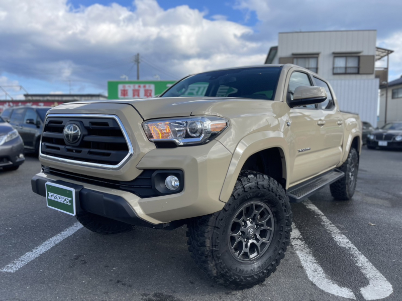 トヨタ(US) タコマ ダブルキャブSR5　V6　4WD